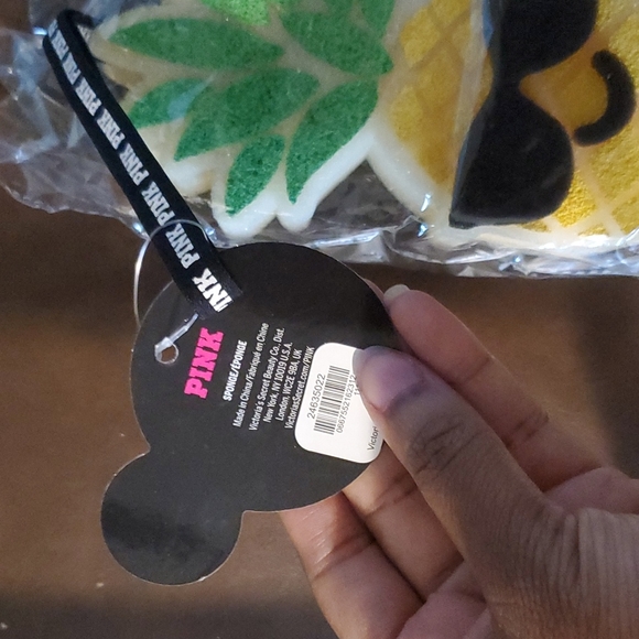 Victoria Secret Pink Pineapple Bath Sponge - Picture 2 of 4